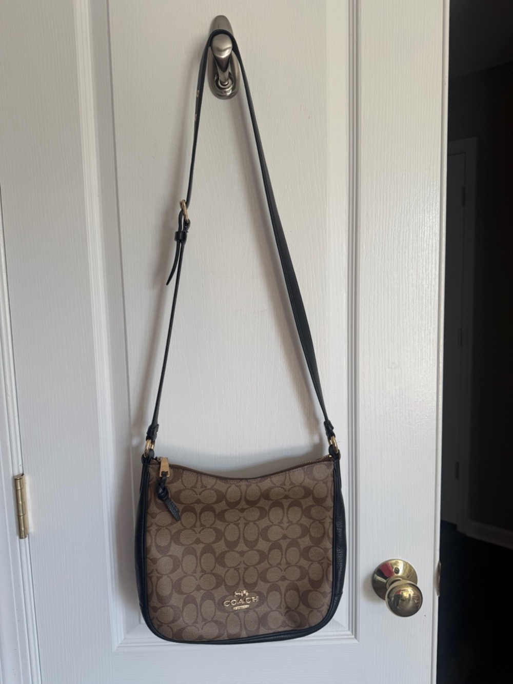 Coach Brown Signature Canvas Shoulder Bag with Black Trim, Excellent Condition - Picture 2 of 8
